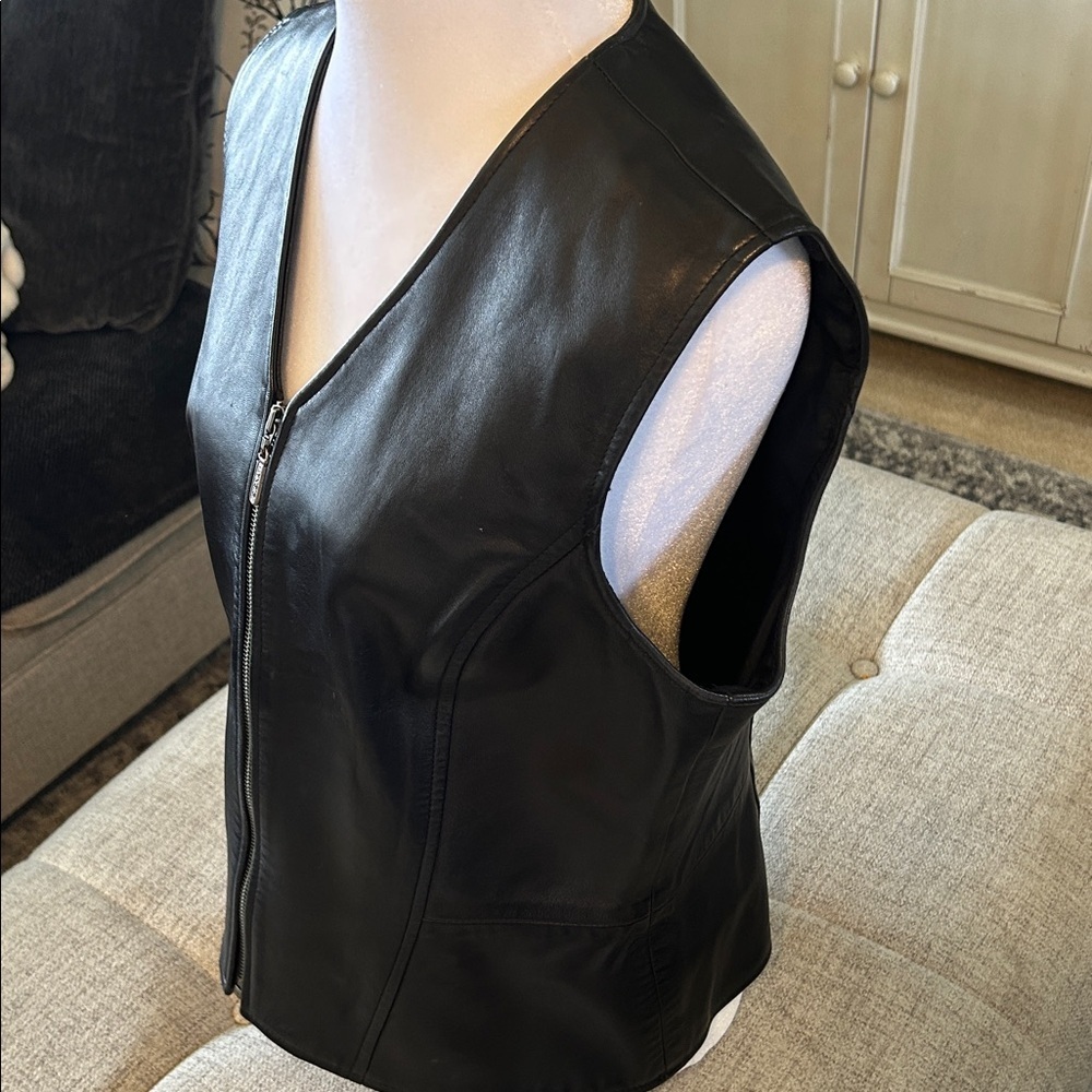 SIENA STUDIO BLACK SOFT LEATHER ZIP FRONT VEST SIZE 12